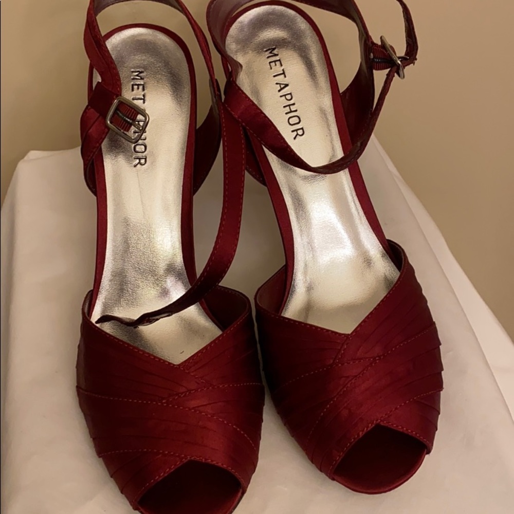 Wine colored high heeled Sandals